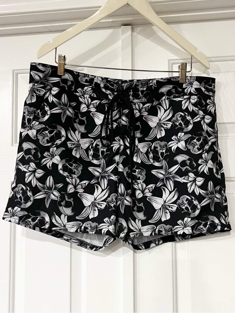 KILLSTAR Denarian's Coin Black/White Skull Swim Shorts